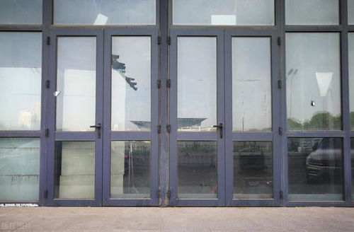 鋁合金門窗安裝工招聘 日薪360元包住宿，誠(chéng)邀大工與中工加入